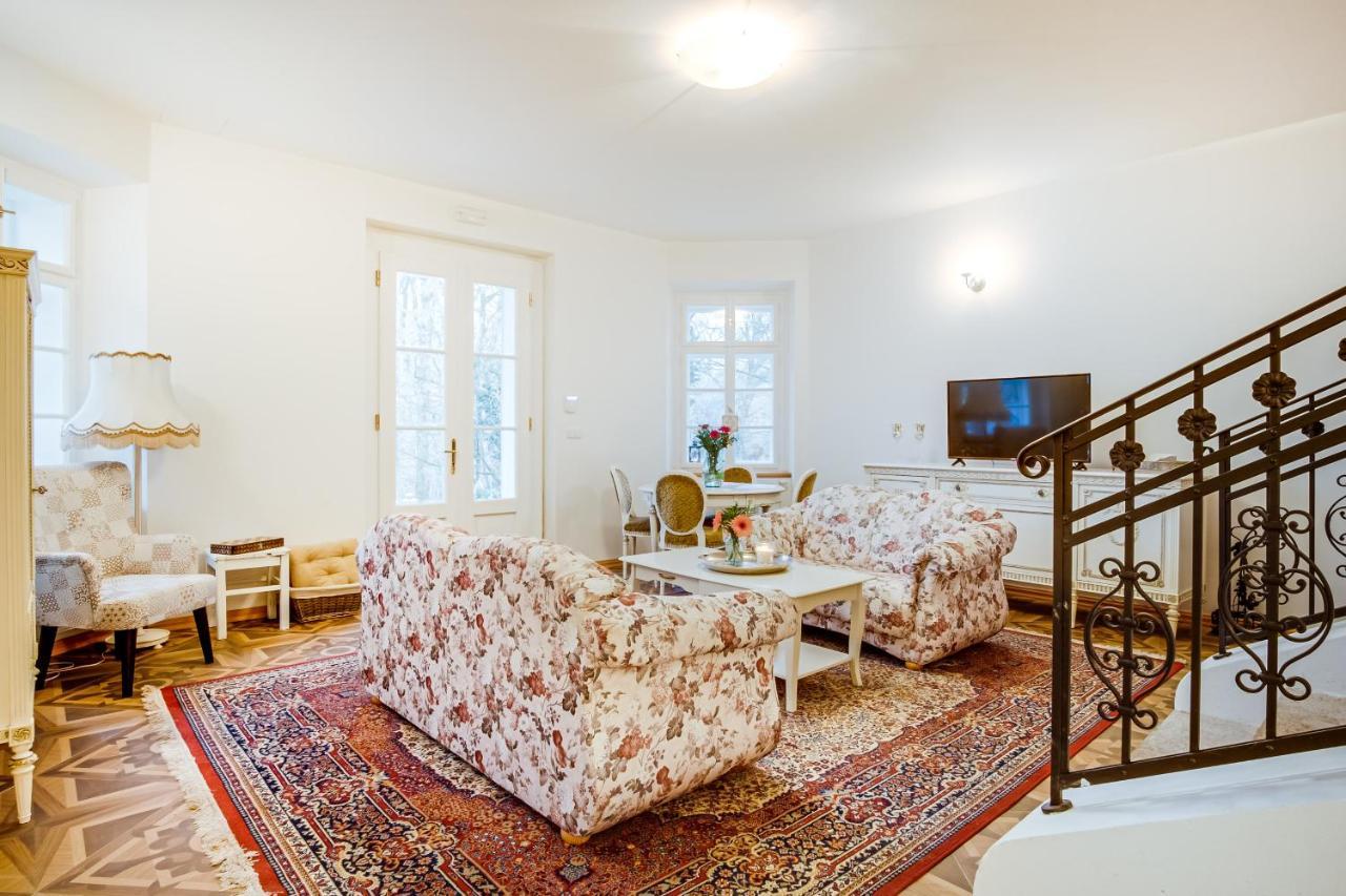 Lovecký zámeček pod Milešovkou Teplice Exterior foto