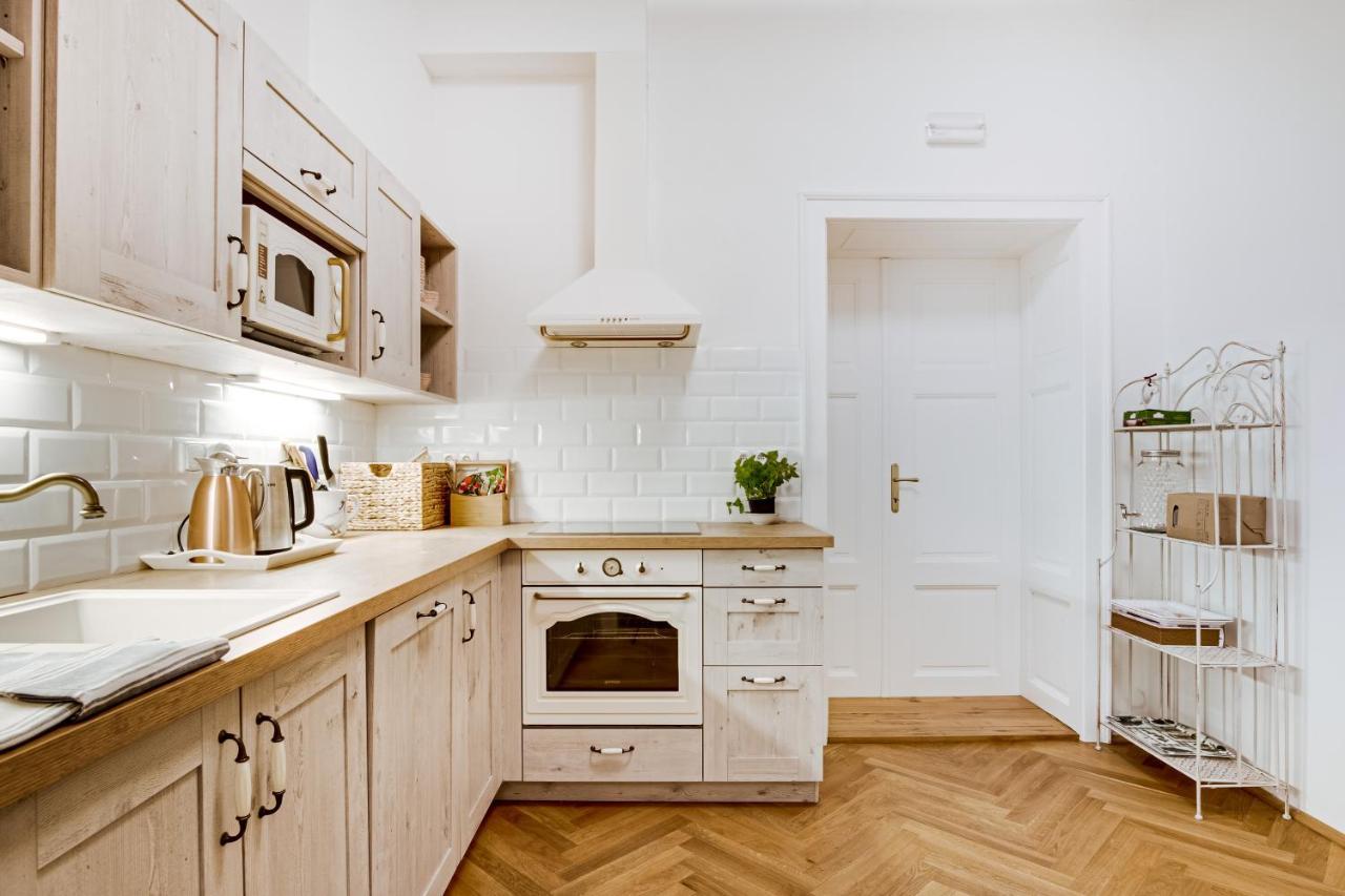 Lovecký zámeček pod Milešovkou Teplice Exterior foto