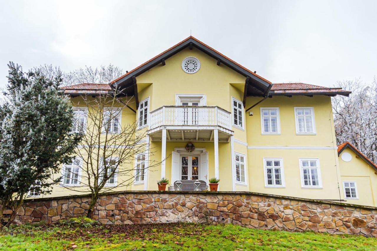Lovecký zámeček pod Milešovkou Teplice Exterior foto