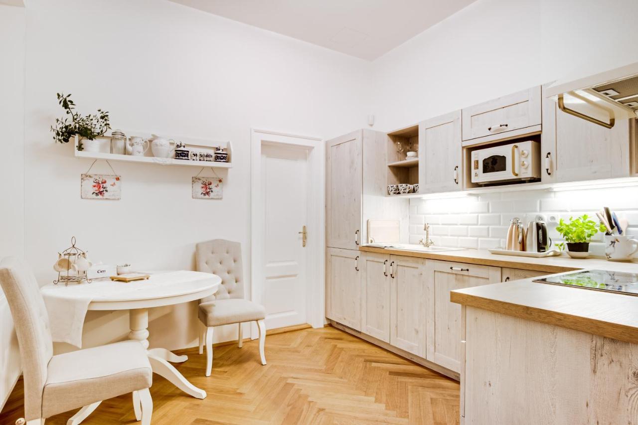 Lovecký zámeček pod Milešovkou Teplice Exterior foto